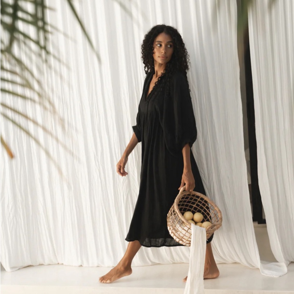 NWT Kyra Midi Dress size Small in Black Gauze